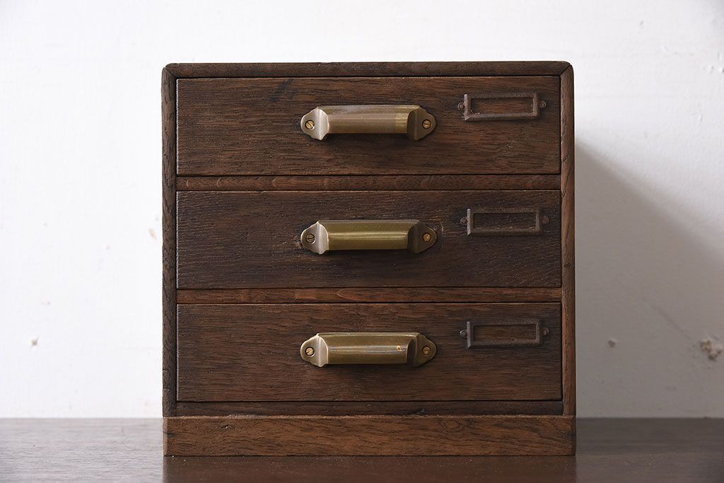 レトロ家具　昭和レトロ　古いナラ材製のアンティーク3杯小引き出し(2)