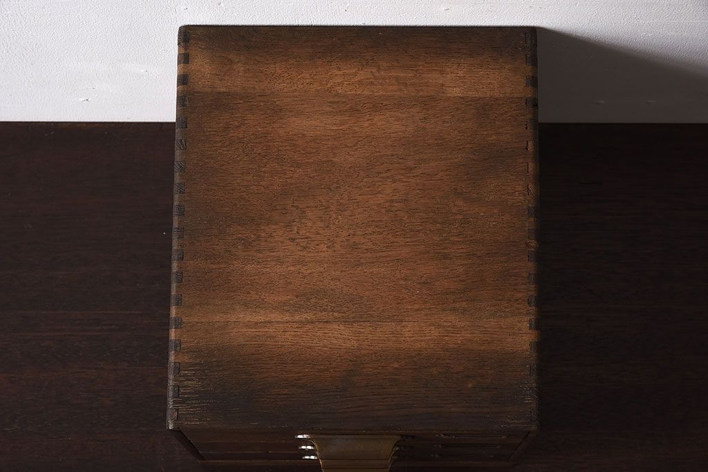 レトロ家具　昭和レトロ　古いナラ材製のアンティーク3杯小引き出し(2)