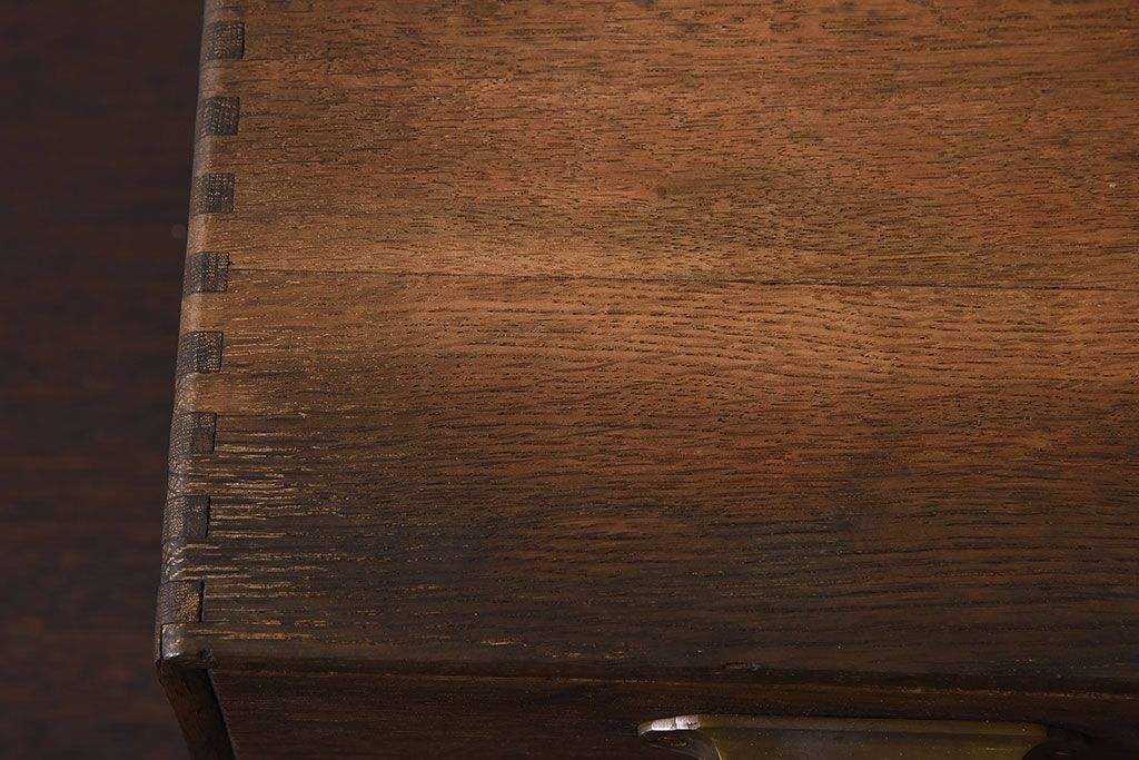 レトロ家具　昭和レトロ　古いナラ材製のアンティーク3杯小引き出し(2)