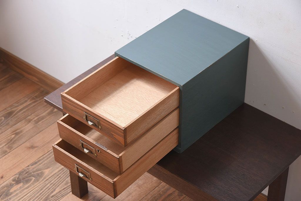 レトロ家具　ブルーグリーンペイント　前面ナラ材!レトロかわいいアンティーク小引き出し