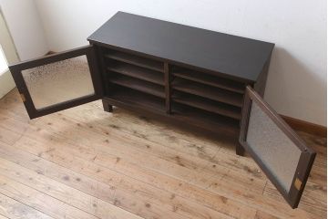 アンティーク家具　アンティーク　モダンな前面黒檀の脚付きローボード(テレビボード)(2)