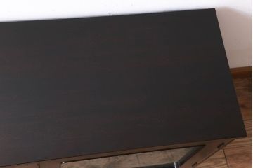 アンティーク家具　アンティーク　モダンな前面黒檀の脚付きローボード(テレビボード)(2)