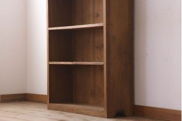 アンティーク家具　杉材製　古い木味のシンプルでナチュラルな本棚(飾り棚)