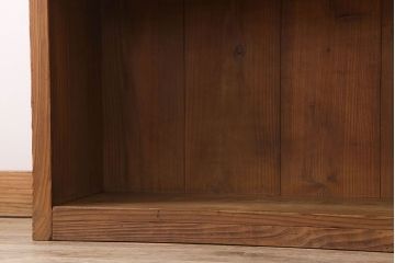 アンティーク家具　杉材製　古い木味のシンプルでナチュラルな本棚(飾り棚)
