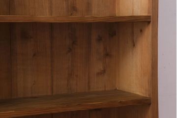 アンティーク家具　杉材製　古い木味のシンプルでナチュラルな本棚(飾り棚)