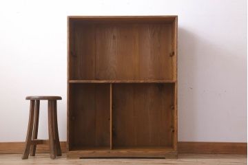 アンティーク家具　大正昭和期　檜材製　格子引き戸の小ぶりな収納棚(下駄箱)