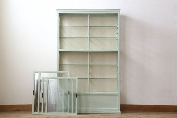 アンティーク家具　アンティークペイント　薄型!内部背面壁紙貼りのガラスケース