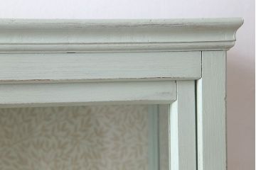 アンティーク家具　アンティークペイント　薄型!内部背面壁紙貼りのガラスケース