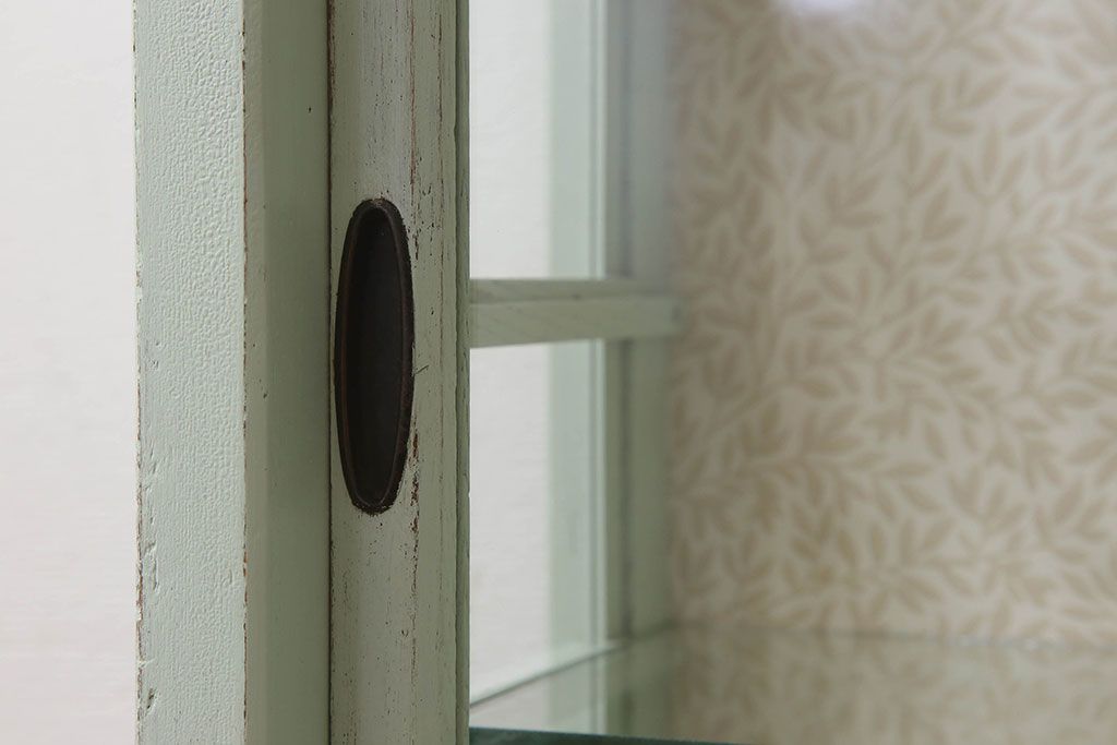 アンティーク家具　アンティークペイント　薄型!内部背面壁紙貼りのガラスケース