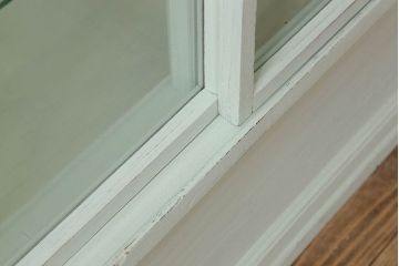 アンティーク家具　アンティークペイント　薄型!内部背面壁紙貼りのガラスケース