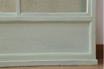 アンティーク家具　アンティークペイント　薄型!内部背面壁紙貼りのガラスケース