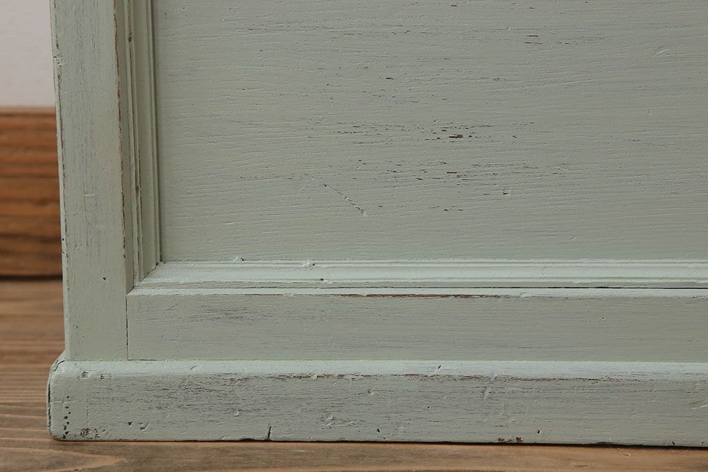 アンティーク家具　アンティークペイント　薄型!内部背面壁紙貼りのガラスケース