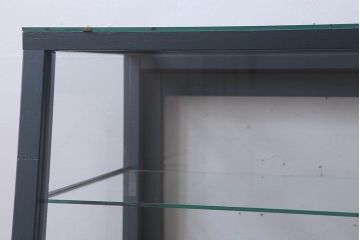 アンティーク家具　アンティーク　脚付き　台形型　ペイントガラスケース