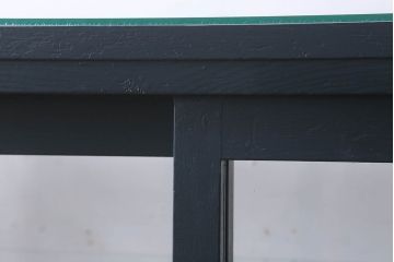 アンティーク家具　アンティーク　脚付き　台形型　ペイントガラスケース