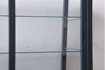 アンティーク家具　アンティーク　脚付き　台形型　ペイントガラスケース