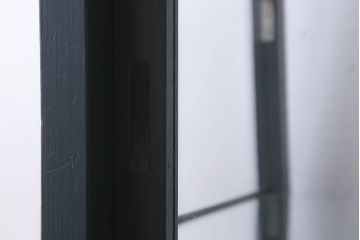 アンティーク家具　アンティーク　脚付き　台形型　ペイントガラスケース