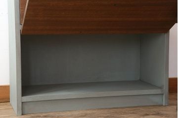 アンティーク家具　パタパタ戸棚付き!大きなペイント本棚(3)
