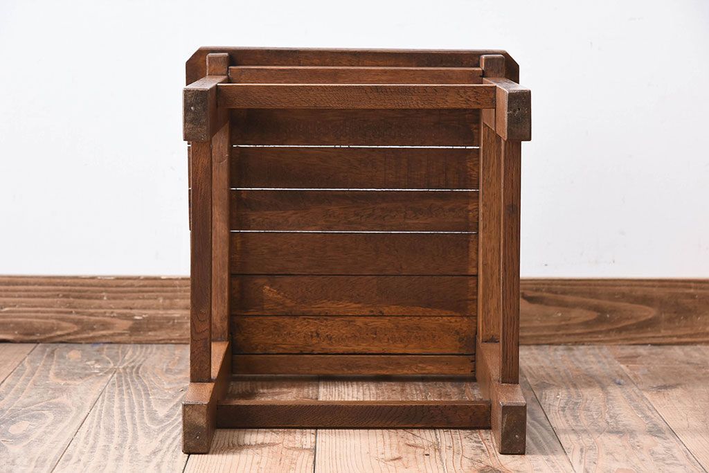 レトロ家具　昭和レトロ　古いナラ材製の小さなアンティークチェア