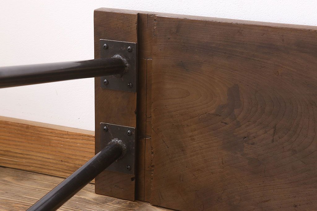 アンティーク家具　天板一枚板　朴の木　シンプルな鉄脚ベンチ