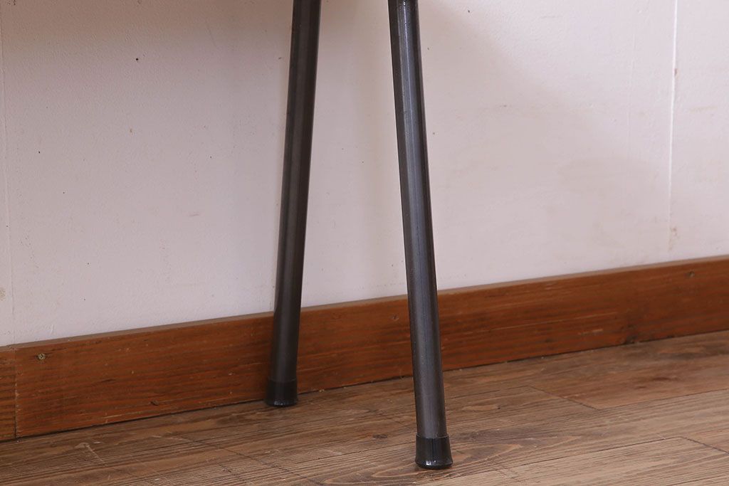 アンティーク家具　天板一枚板　栃の木　シンプルな鉄脚ベンチ