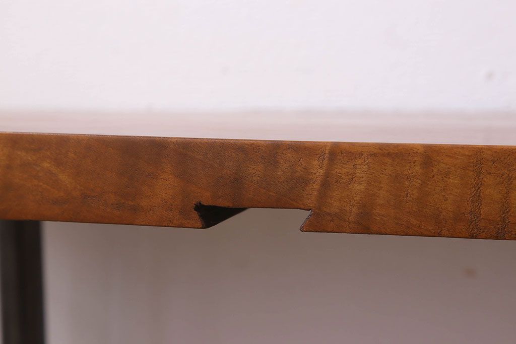 アンティーク家具　天板一枚板　栃の木　シンプルな鉄脚ベンチ