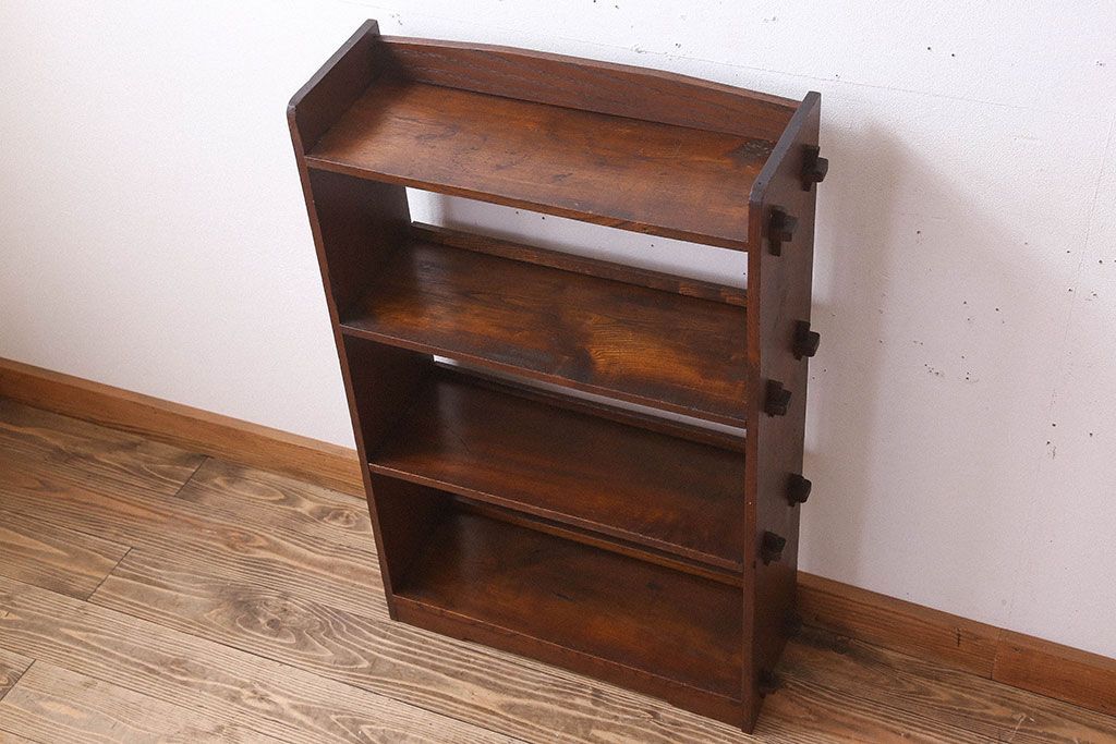 レトロ家具　栓材製　古い木のレトロな楔(くさび)式本棚(ディスプレイラック)