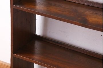 レトロ家具　栓材製　古い木のレトロな楔(くさび)式本棚(ディスプレイラック)