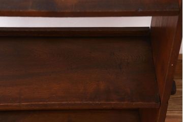 レトロ家具　栓材製　古い木のレトロな楔(くさび)式本棚(ディスプレイラック)