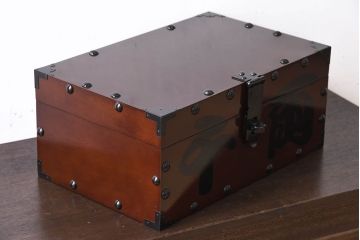 アンティーク雑貨　中古　金具付き千両箱(木箱・収納箱)
