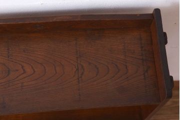 アンティーク家具　アンティーク　背の低い楔(くさび)式本棚(飾り棚・ディスプレイラック)(2)