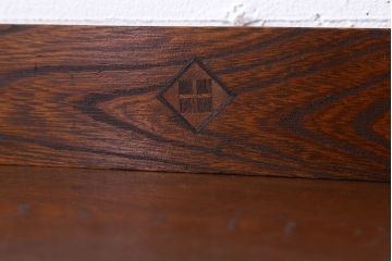 アンティーク家具　アンティーク　背の低い楔(くさび)式本棚(飾り棚・ディスプレイラック)(2)