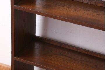 アンティーク家具　アンティーク　背の低い楔(くさび)式本棚(飾り棚・ディスプレイラック)(2)