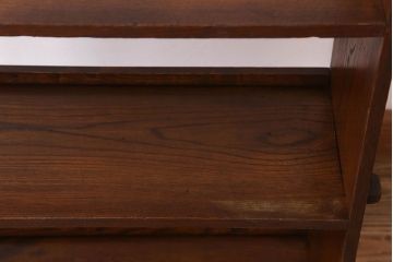 アンティーク家具　アンティーク　背の低い楔(くさび)式本棚(飾り棚・ディスプレイラック)(2)