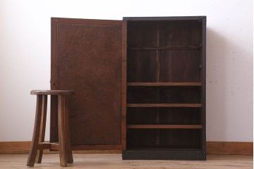 アンティーク家具　前面欅玉杢材　古い木製の小ぶりな時代戸棚