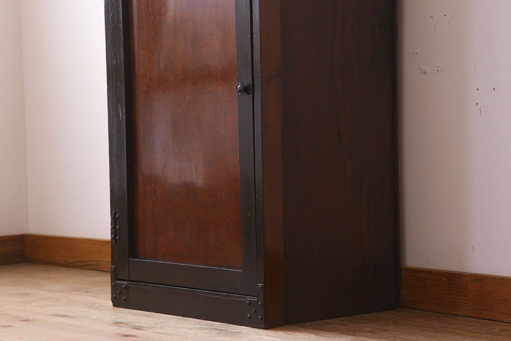 アンティーク家具　前面欅玉杢材　古い木製の小ぶりな時代戸棚