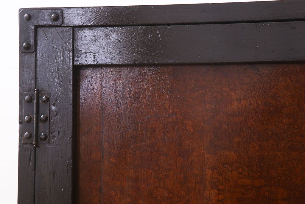 アンティーク家具　前面欅玉杢材　古い木製の小ぶりな時代戸棚