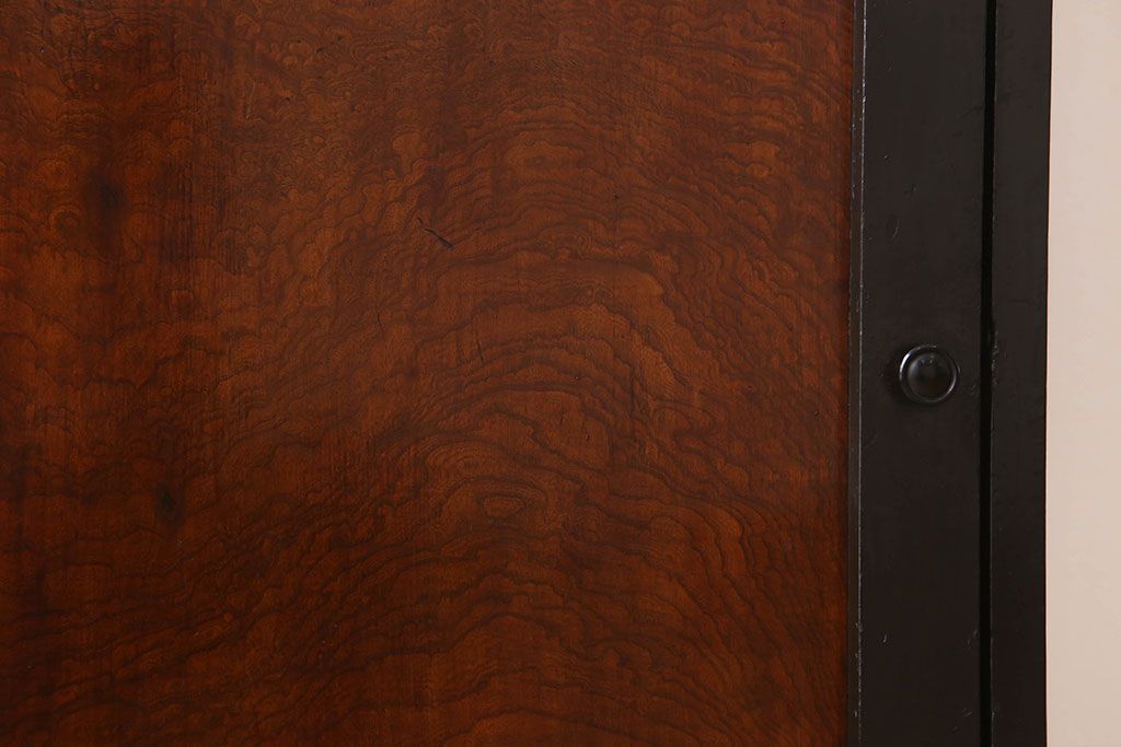 アンティーク家具　前面欅玉杢材　古い木製の小ぶりな時代戸棚