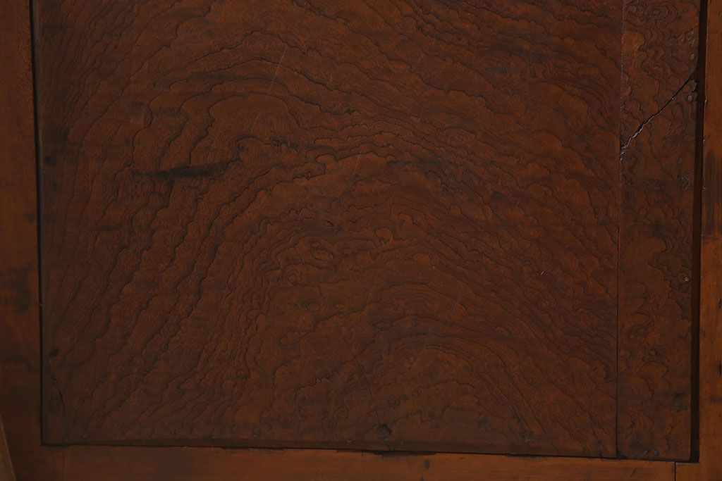 アンティーク家具　前面欅玉杢材　古い木製の小ぶりな時代戸棚