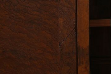 アンティーク家具　前面欅玉杢材　古い木製の小ぶりな時代戸棚