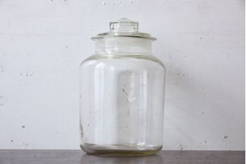 アンティーク雑貨　昭和レトロなガラス蓋のアンティークガラス瓶