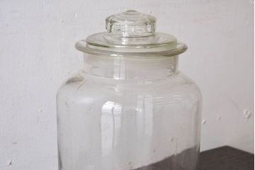 アンティーク雑貨　昭和レトロなガラス蓋のアンティークガラス瓶
