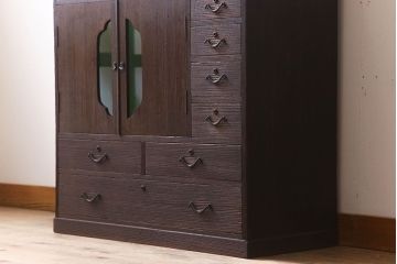 アンティーク家具　総桐材製　色ガラス入り!小ぶりなアンティーク収納棚