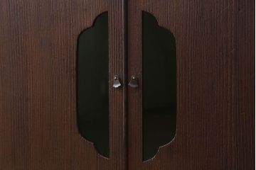 アンティーク家具　総桐材製　色ガラス入り!小ぶりなアンティーク収納棚