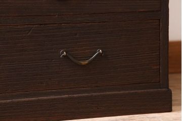 アンティーク家具　総桐材製　色ガラス入り!小ぶりなアンティーク収納棚