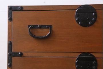 アンティーク家具　前面檜材　丸金具付き　和モダン　縦型のアンティーク帳場箪笥
