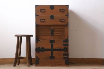 アンティーク家具　前面檜材　丸金具付き　和モダン　縦型のアンティーク帳場箪笥