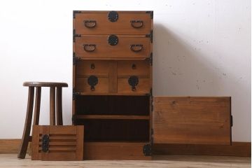アンティーク家具　前面檜材　丸金具付き　和モダン　縦型のアンティーク帳場箪笥