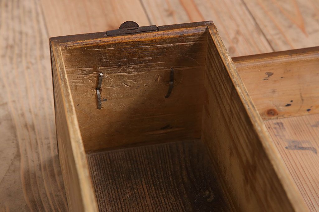 アンティーク家具　古民具・骨董　檜材製　味わい深いアンティーク小引き出し