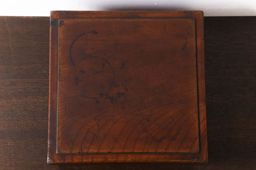 アンティーク雑貨　古民具・骨董　総欅材　漆塗り　アンティーク木箱