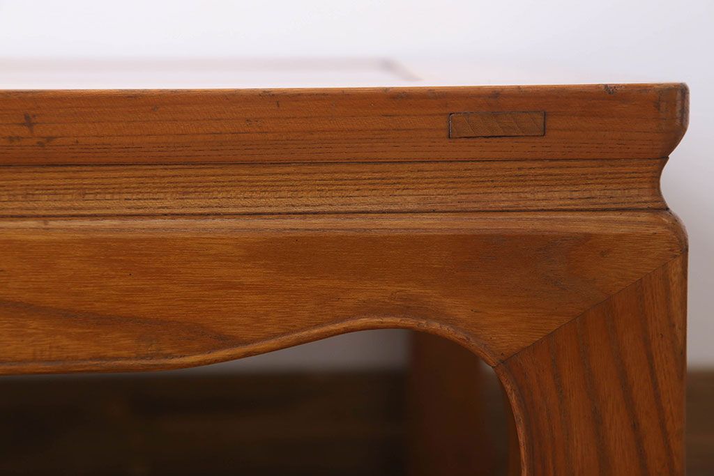 アンティーク家具　総欅材　和製アンティークの座卓(センターテーブル)